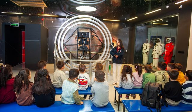 Karşıyaka’nın minik öğrencileri Uzay Kampı’nda