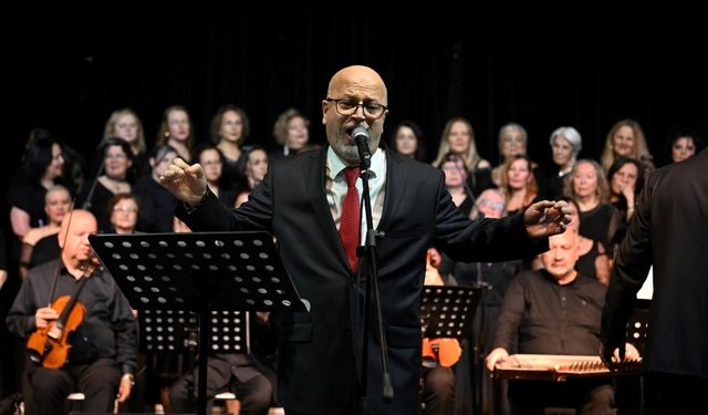 Bornova’da 14 Şubat’a nostaljik kutlama: TSM konseri büyük ilgi gördü!
