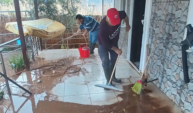 Menderes'te afetzedelere temizlik desteği