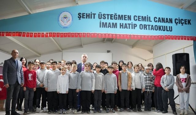 Bergama Belediyesi'nden Kağıt Atıklar Kitap Olsun Projesi