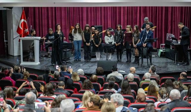 Manço ve Karaca şarkıları Bornova’da yankılandı