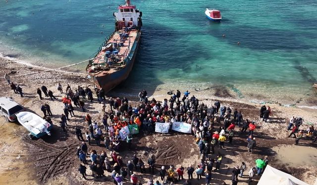 Urla Belediye Başkanı Selçuk Balkan: Bu gemi geldiği gibi gidecek!