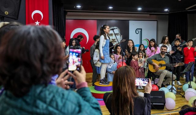 Bayraklı'da dolu dolu yarıyıl etkinlikleri düzenlendi