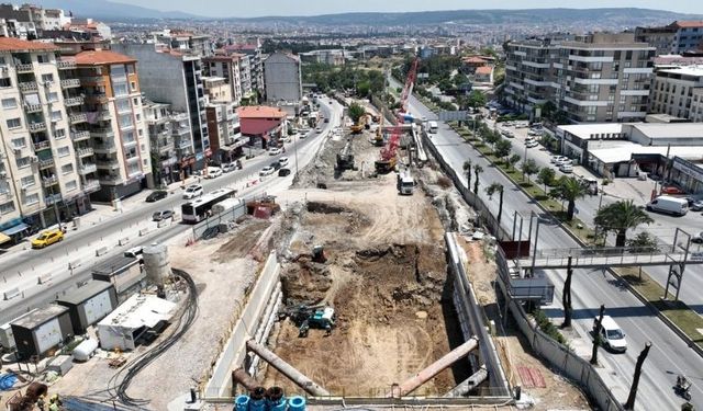 Buca meclisinde metro tartışması: Bakanlık’tan 1 kuruş almadan yapılan projeye kulp bulmayın!