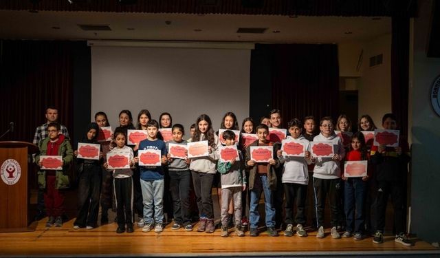 Bilim Kampı tamamlandı: Bornova’da 179 genç sertifikalarını aldı