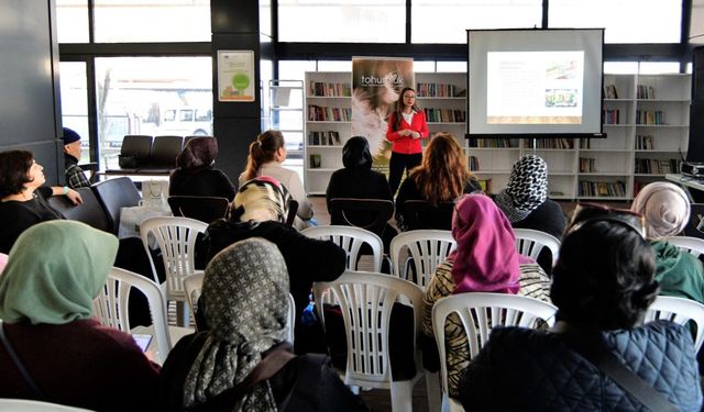 Bornovalı kadınlara gıda güvenliği eğitimi