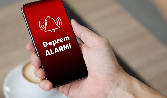 Türkiye'de gece yarısı deprem bildirimi: Uzaktan müdahale iddiası
