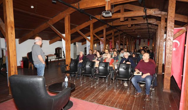 Efes Selçuk’ta anlamlı söyleşi: Başarı öğrenmeyi öğrenmektir!