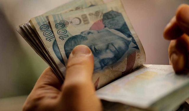 Geçim krizi derinleşiyor: Memur için yoksulluk sınırı 100 bin TL barajını aştı