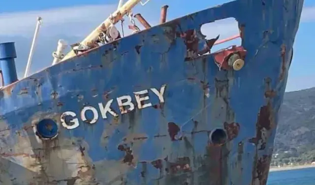 Urla’da para cezası alan gemi hâlâ koyda: Yasalar işlemiyor