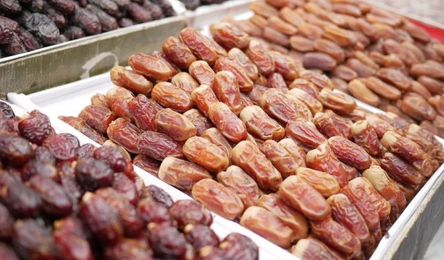 İftar sofrasına zam düştü: Hurma fiyatları uçtu