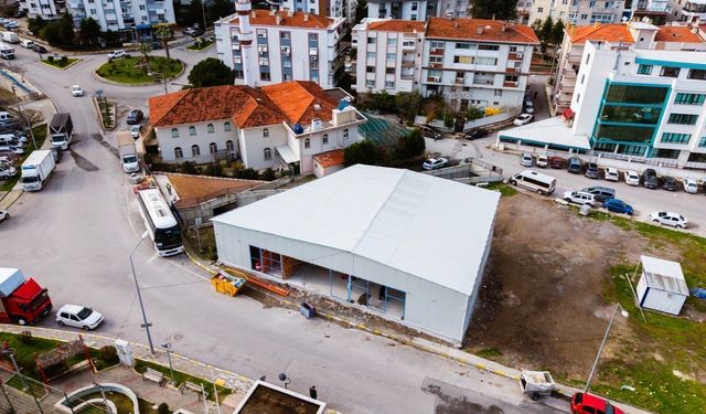 Market in Balçova iyilikte buluşturacak