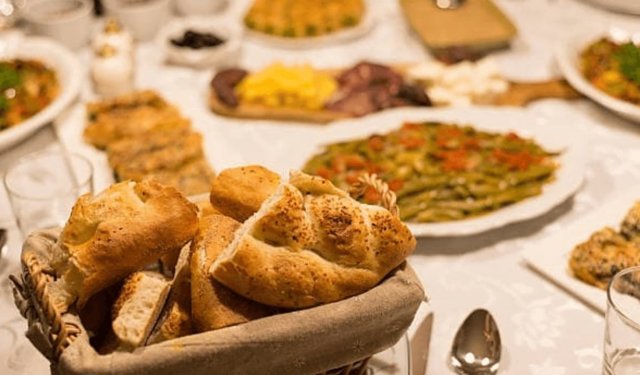 Diyet uzmanından Ramazan uyarısı: Ne yiyeceğiniz kadar nasıl yiyeceğiniz de önemli!