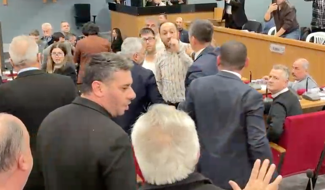 İzBB’de tansiyon yükseldi: Bakanların yemin gerginliği İzmir'e de yansıdı