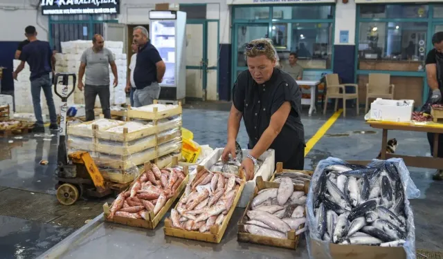 İzmir'e bağlı hallerden rekor:  Su Ürünleri Hali, 2025 yılında 51 bin 699 tonluk işlem hacmine ulaştı