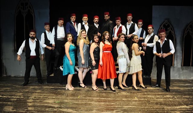 Karşıyaka’da tiyatro keyfi hız kesmiyor: İki yeni oyun daha seyirciyle buluşacak