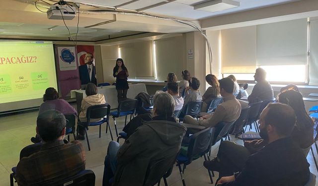 KABUK'tan İzBB personeline eğitim: Eleştirel medya okuryazarlığı ve dijital şiddet masaya yatırıldı