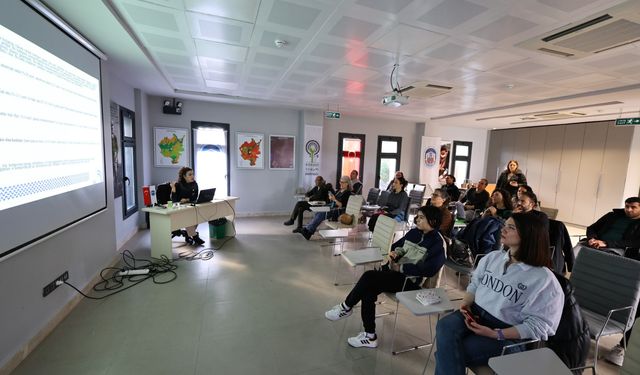 Efes Selçuk'ta mantar yetiştiriciliği eğitimi düzenlendi