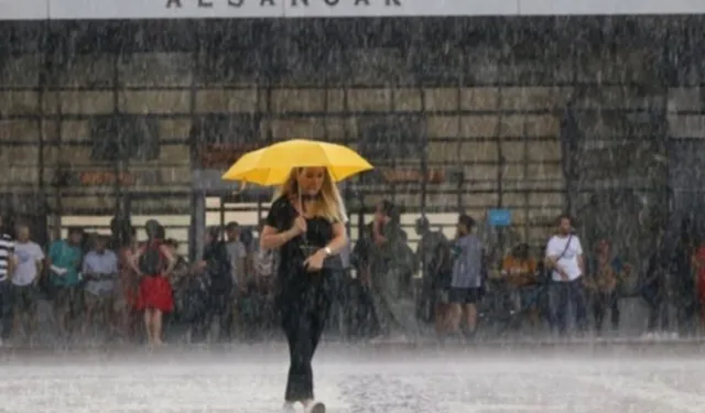 Meteoroloji’den kritik uyarı: İzmir’de sel, su baskını ve fırtına tehlikesi