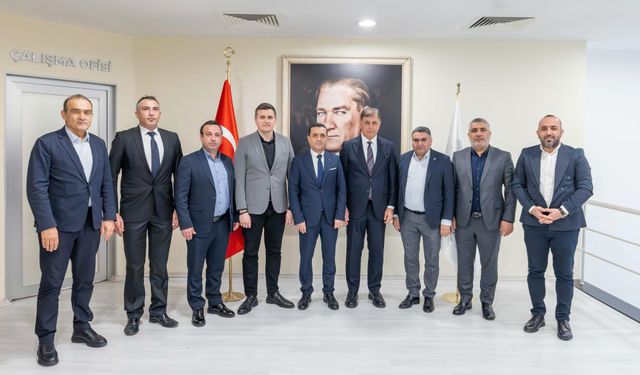 İzmirli mobilyacılar dört gözle bekliyor: Küçük sanayi sitesi projesi için Büyükşehir’den destek istediler!