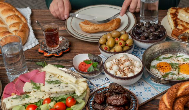 İlk sahura 1 kala: Sadece 3 malzemeyle hangi pratik sahur yemekleri yapılır?