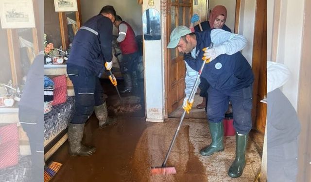 Seferihisar'dan selden sonra kapsamlı temizlik çalışması