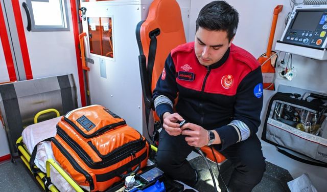 Türkiye’de tek model: İzmir İtfaiyesi paramedikleri saniyelerle yarışıyor