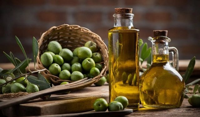Zeytinyağındaki mucize: İşte zeytinyağının 8 faydası!