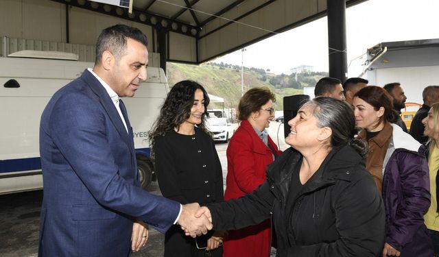 Başkan Yıldız personelle bayramlaştı: En büyük gücümüz çalışanlarımız