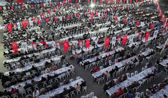 Efes Selçuk’ta dayanışma sofrası: Ramazan kardeşliktir