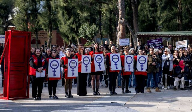 Bornova’da 8 Mart coşkusu: Eşitlik lütuf değil haktır!
