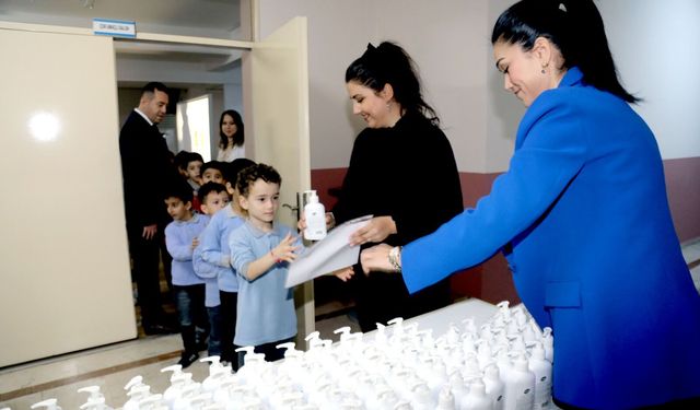 Bayraklı'da öğrencilere hijyen eğitimi