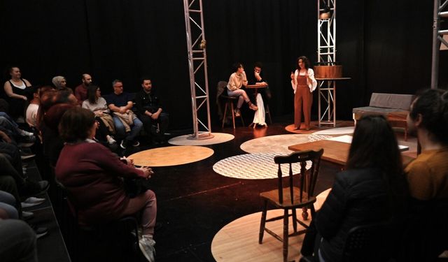 Bornova’da 'Unutmak' fırtınası: BBŞT’nin kapalı gişe oyunu izleyiciden tam not aldı