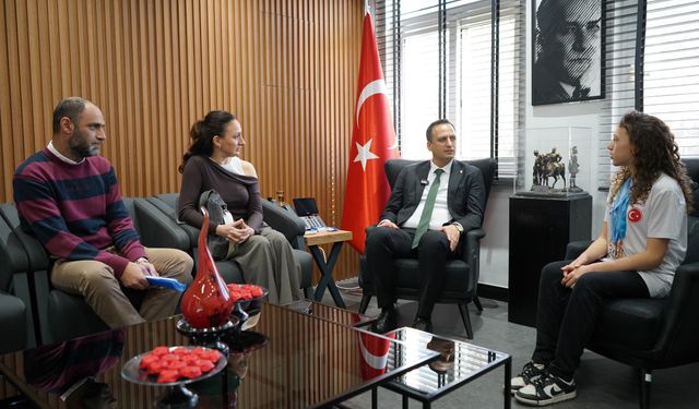 Bornovalı şampiyonlardan Eşki’ye ziyaret: Her zaman yanlarında olacağız