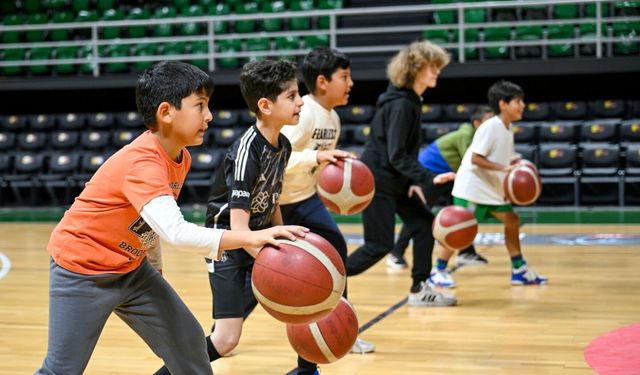 Bornova’da çocuklar sporla büyüyor: 12 ay kesintisiz eğitim