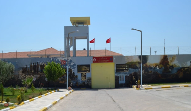 CHP'li Gökçen ve İl Başkanı Çağatay Güç Buca Cezaevi'ni ziyaret edecek