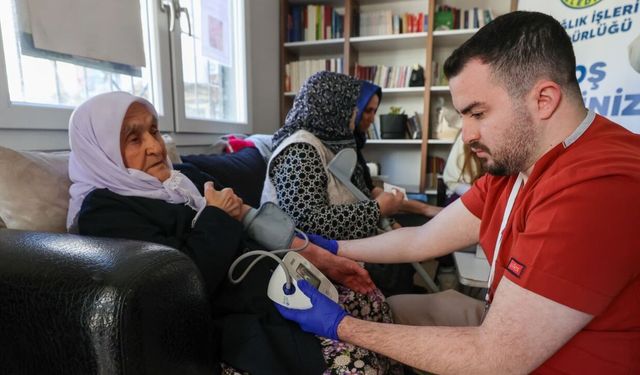 Buca’da sağlık hizmeti mahallelere geliyor: Ücretsiz taramalar başladı, Köşe Bucak Sağlık yayılıyor