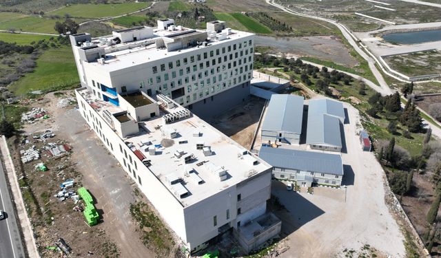 DEÜ Aliağa Hastanesi 7 yıldır tamamlanamadı: En yakın hastane 45 dakikalık uzaklıkta...