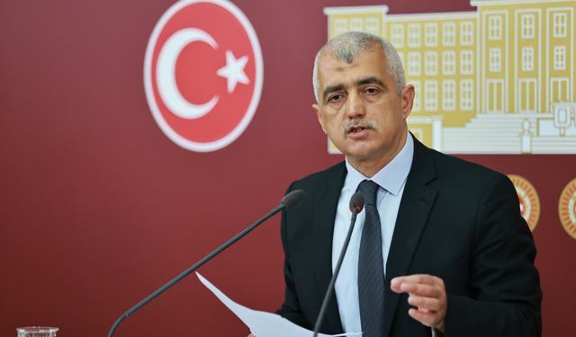 DEM Parti İBB itirafçısı Murat Kapki'yi TBMM'ye taşıdı: Akın Gürlek'e 47 soru