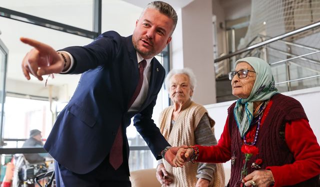 Huzurevinde bayram sevinci: Başkan Duman’dan ziyaret