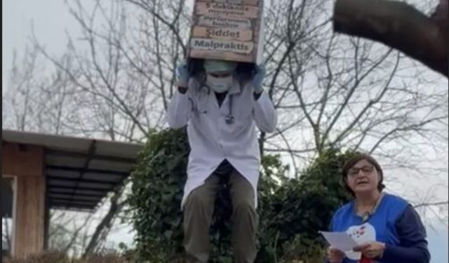 İzmir’de Emekçi Hekimler Anıtı açıldı