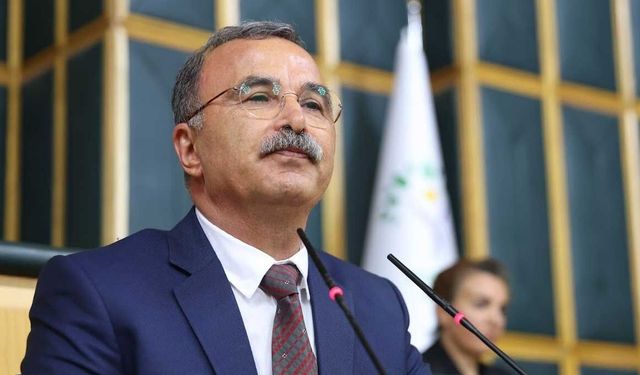 DEM Partili Akın, Bakan Tekin'e seslendi: Yılsonu şenliklerinin camilere taşınması kabul edilemez!