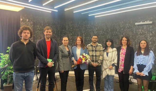 İzmir Barosu’ndan İz Gazete’ye Hukuk Okuryazarlığı Eğitimi: Yerel basınla iş birliği mesajı