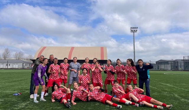 Konak Belediyespor çeyrek finale adını yazdırdı