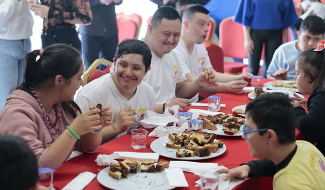 İzmir’de Engelsiz Mutfak: Konak’ta down sendromlu bireylerden 'tatlı' farkındalık