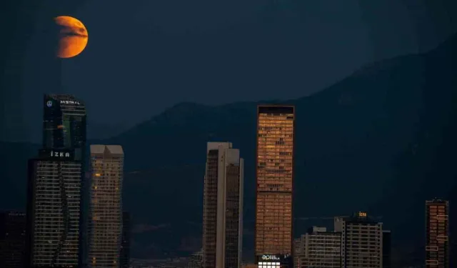 Kanlı ay yarın gözler önünde: İzmir'den görünecek mi?