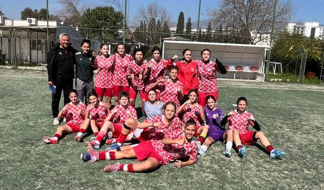 Konak’ın kızları grup liderliğini bırakmadı