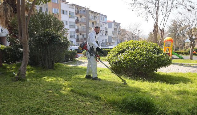 Konak’ta parklar bayrama hazırlandı: Sadece parklar değil, sokaklar da çiçek gibi