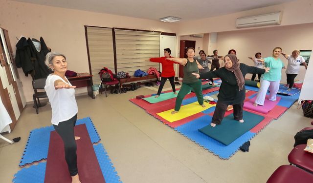 Konak’tan İleri Yaş Merkezi’nde yoga kursu