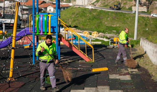 Narlıdere’de bayram temizliği: Sokak sokak sahadayız!